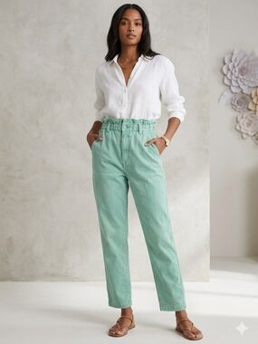 High-Waist Paperbag Jeans in Mint Green''/